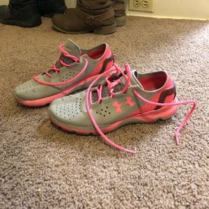 NWOT Under Armour running shoes